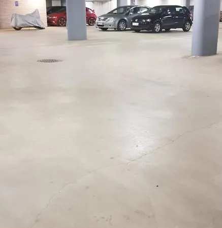 In - Antinkatu * Πόρι